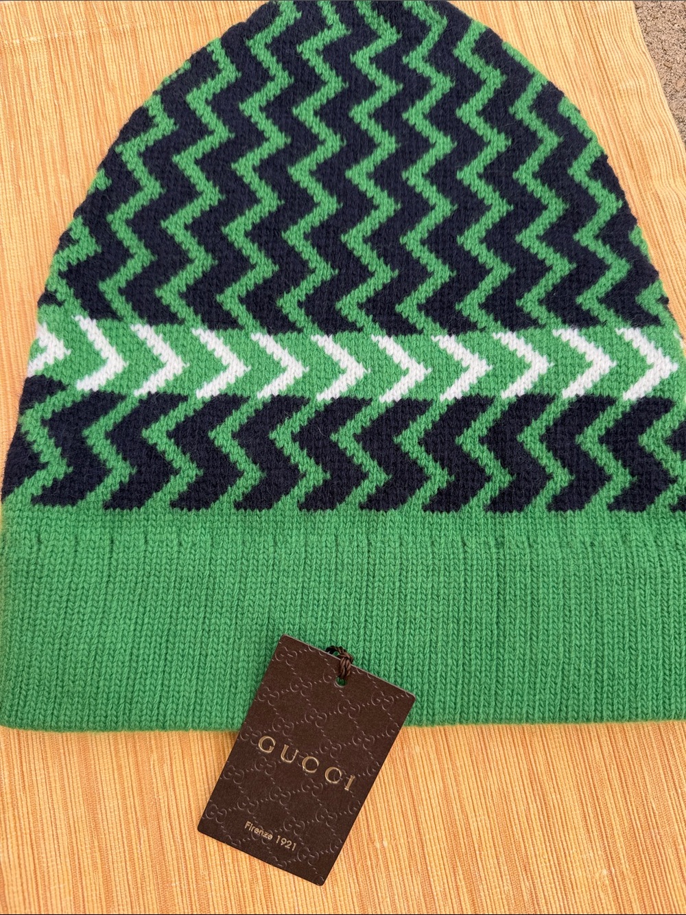 Gucci Zaggede 💯%Italian Wool Chevron Zig Zag Green Black & White Knit Beanie